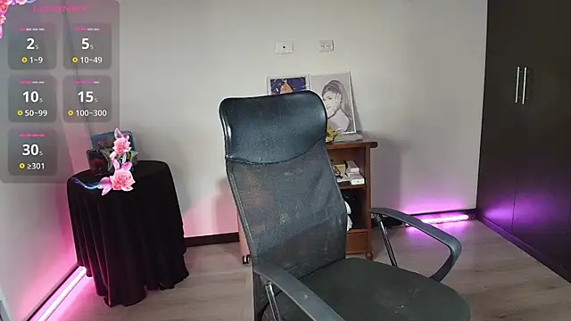 Axel-xoxo online show from February 10, 4:06 am