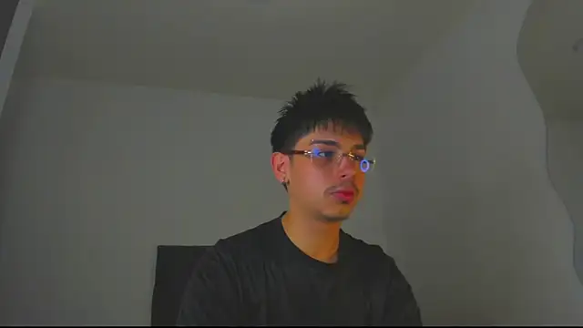 Maximo Miller online show from November 2, 6:45 pm