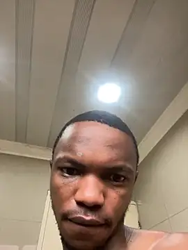 KyleMbatha online show from December 3, 2:23 pm