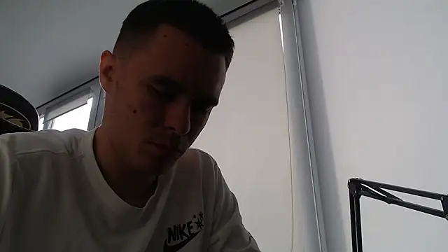 Snapshot of FreddyBredi chatting on October 27, 9:00 am FreddyBredi online show from October 27, 9:00 am