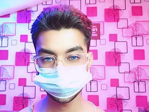 ChiseledCharm online show from November 4, 8:10 pm