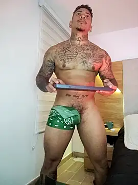 Snapshot of David_tatto1 chatting on September 11, 2:54 am David tatto1 online show from September 11, 2:54 am