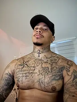 Snapshot of David_tatto1 chatting on October 5, 10:36 pm David tatto1 online show from October 5, 10:36 pm