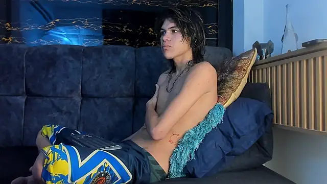 Snapshot of Diamond_twink chatting on October 8, 7:40 pm Diamond twink online show from October 8, 7:40 pm