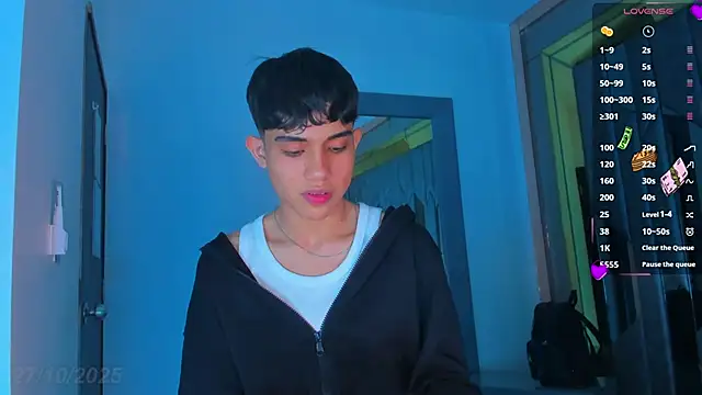 Snapshot of Sebax_Young chatting on October 28, 4:15 am Sebax Young online show from October 28, 4:15 am