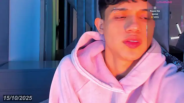 Snapshot of Sebax_Young chatting on October 15, 3:25 am Sebax Young online show from October 15, 3:25 am