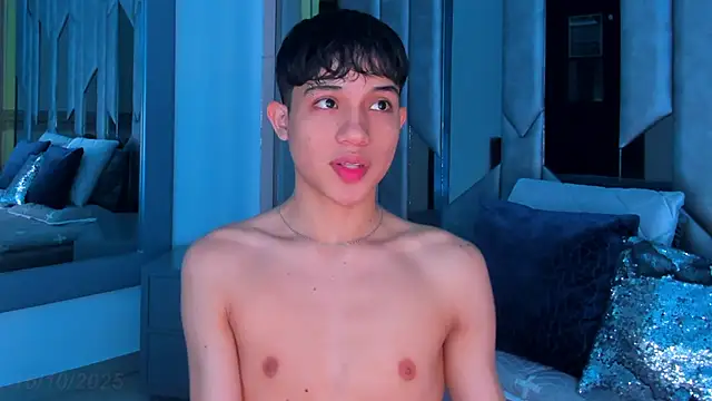 Snapshot of Sebax_Young chatting on October 16, 8:17 pm Sebax Young online show from October 16, 8:17 pm