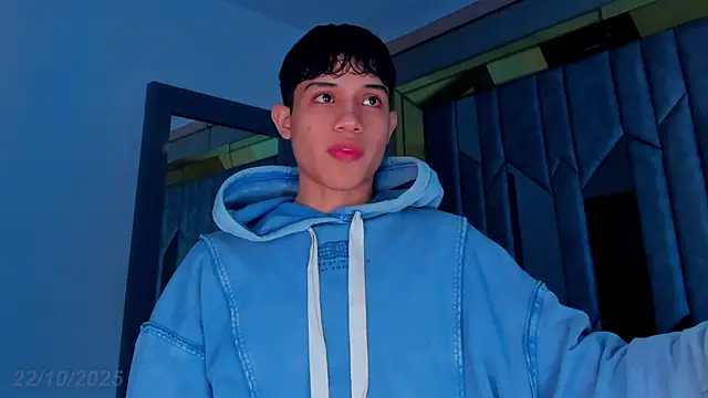 Snapshot of Sebax_Young chatting on October 23, 3:43 am Sebax Young online show from October 23, 3:43 am