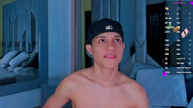 Snapshot of Sebax_Young chatting on October 24, 7:59 pm Sebax Young online show from October 24, 7:59 pm