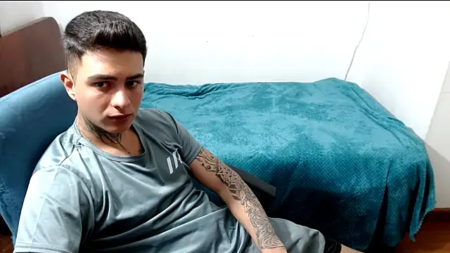 Snapshot of santii_ss chatting on September 8, 6:29 pm santii ss online show from September 8, 6:29 pm