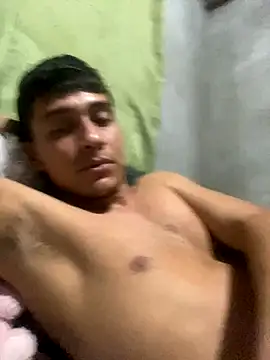 Snapshot of hot_boy_04 chatting on September 22, 12:00 am hot boy 04 online show from September 22, 12:00 am