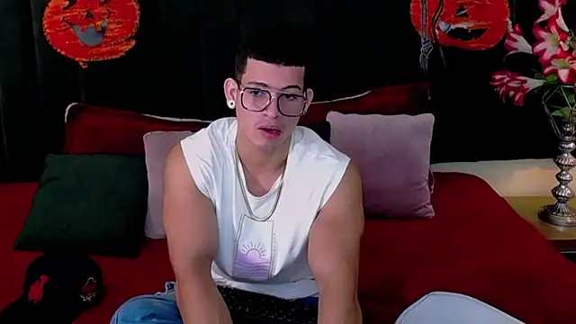 ethan rodgers online show from October 31, 8:12 pm