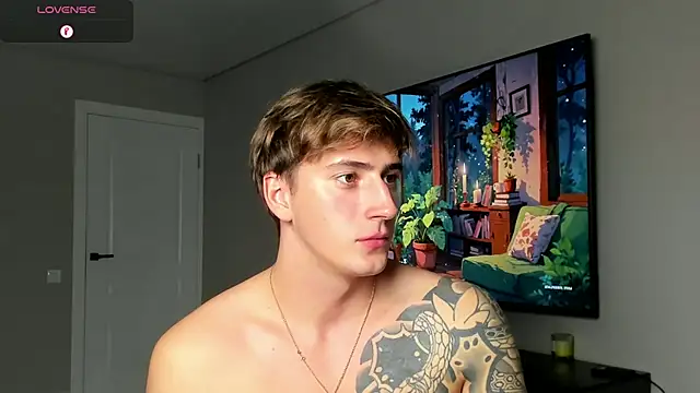 Snapshot of DaniHort chatting on October 26, 2:19 pm DaniHort online show from October 26, 2:19 pm