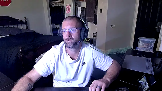 ladi3sfirst online show from November 16, 10:34 pm