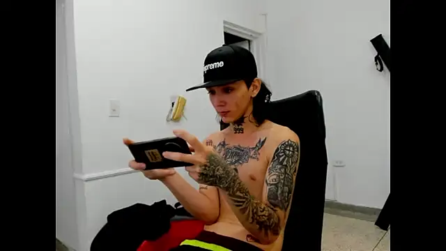 StraightBoy Nick online show from April 20, 9:28 pm