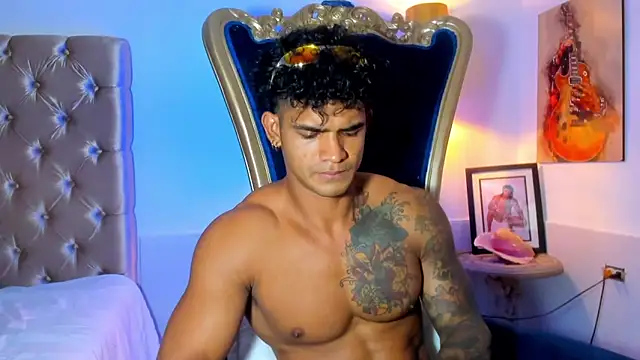 antonio  444 online show from May 8, 1:50 am