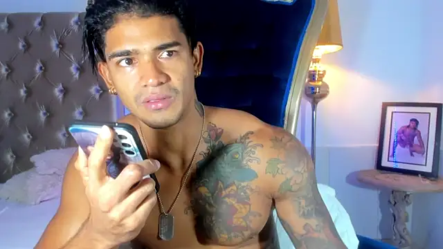 Snapshot of antonio__444 chatting on October 3, 11:48 am antonio 444 online show from October 3, 11:48 am