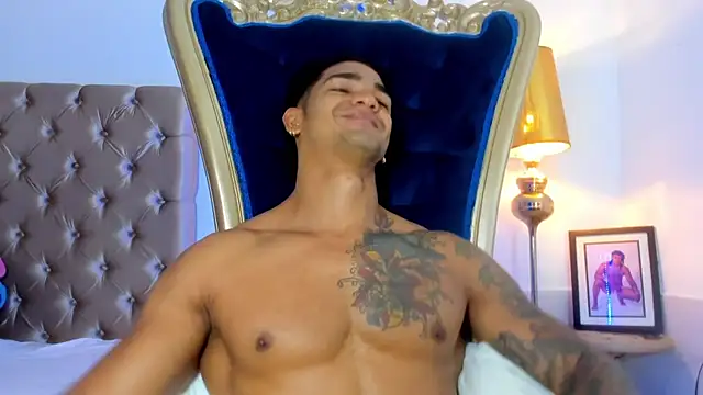 Snapshot of antonio__444 chatting on October 10, 11:37 am antonio 444 online show from October 10, 11:37 am