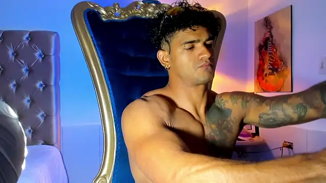 antonio  444 online show from May 6, 1:39 am