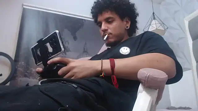 Xfire boy69 online show from March 4, 1:23 am