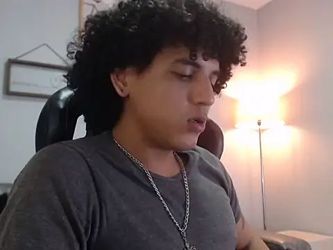 Xfire boy69 online show from October 19, 3:48 pm