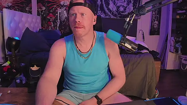 Snapshot of twunkdean chatting on October 22, 5:22 am twunkdean online show from October 22, 5:22 am