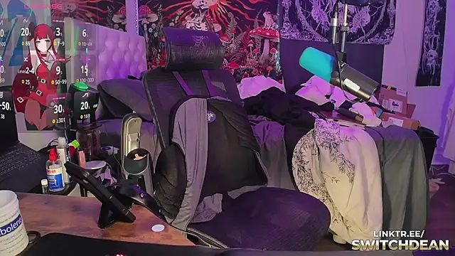 Snapshot of twunkdean chatting on October 30, 5:36 pm twunkdean online show from October 30, 5:36 pm