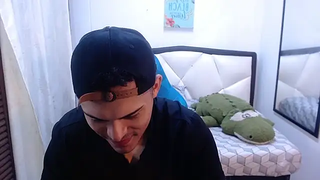 Derek Storm  online show from April 7, 11:32 am