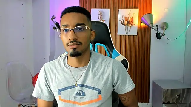 Snapshot of Darwin_mayo chatting on October 8, 6:12 pm Darwin mayo online show from October 8, 6:12 pm