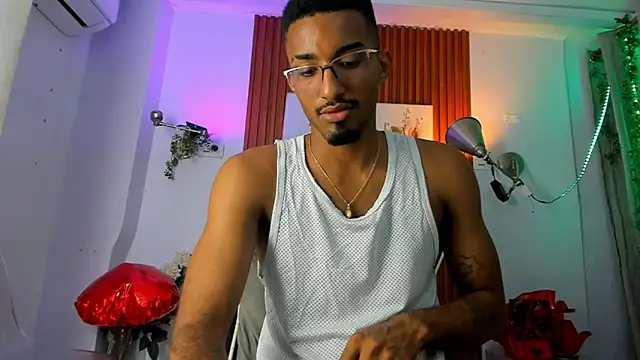 Snapshot of Darwin_mayo chatting on September 27, 6:28 pm Darwin mayo online show from September 27, 6:28 pm