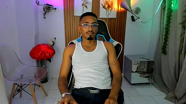 Snapshot of Darwin_mayo chatting on September 29, 5:09 pm Darwin mayo online show from September 29, 5:09 pm