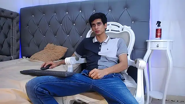 Sebalexis7 online show from October 18, 3:44 am