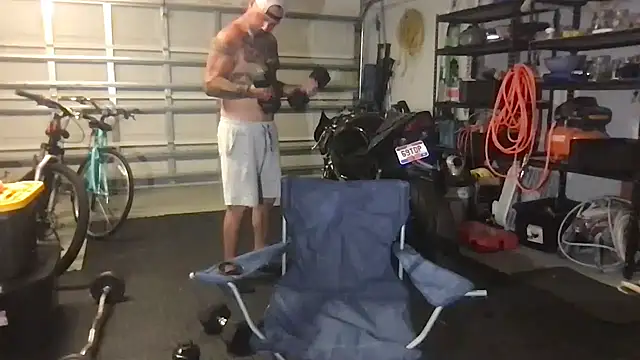 tattedNitalian online show from October 27, 2:25 am