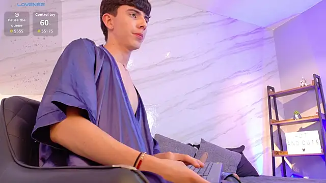 mathias saenz online show from April 28, 7:40 pm