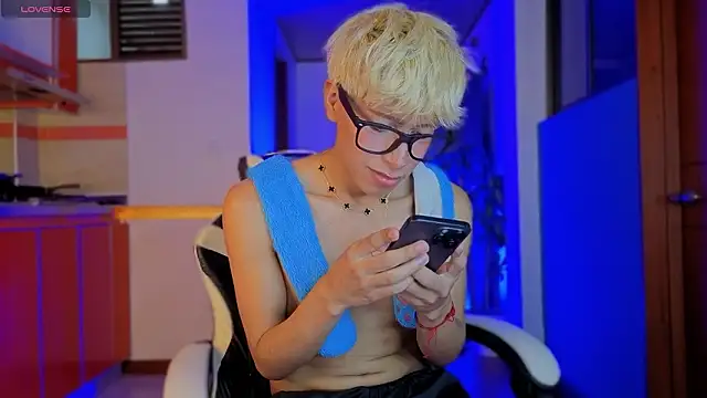 taichi bluy online show from February 3, 12:08 am