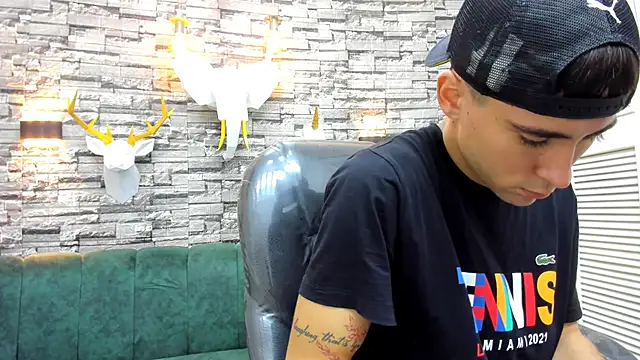 mike whitee online show from October 17, 12:42 pm