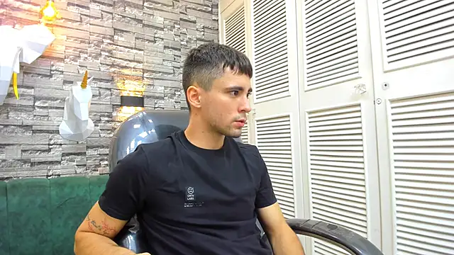 mike whitee online show from October 30, 2:35 am