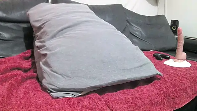 guybo1421983 online show from September 8, 5:12 pm