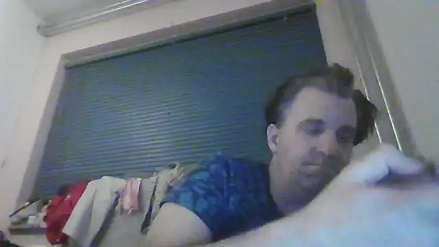 Snapshot of JasperGeil chatting on October 24, 10:44 pm JasperGeil online show from October 24, 10:44 pm