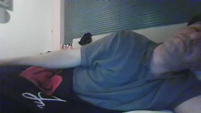 Snapshot of JasperGeil chatting on October 19, 11:30 pm JasperGeil online show from October 19, 11:30 pm