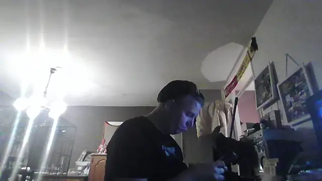 Snapshot of JasperGeil chatting on October 26, 7:27 pm JasperGeil online show from October 26, 7:27 pm