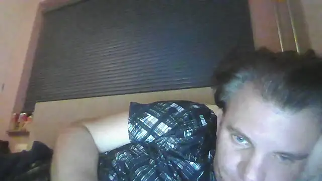 Snapshot of JasperGeil chatting on October 16, 11:02 pm JasperGeil online show from October 16, 11:02 pm