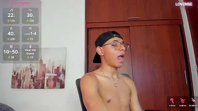 Snapshot of tristan_gold chatting on September 27, 7:01 pm tristan gold online show from September 27, 7:01 pm