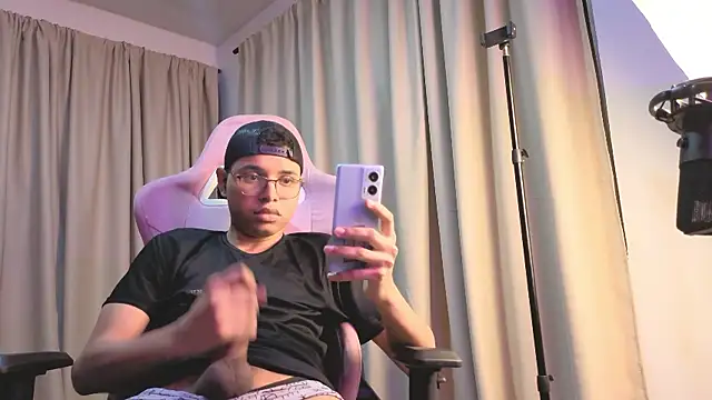 tristan gold online show from October 25, 6:15 am