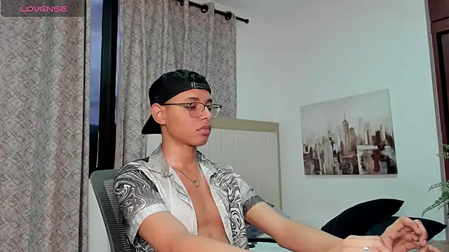 Snapshot of tristan_gold chatting on September 21, 10:54 pm tristan gold online show from September 21, 10:54 pm
