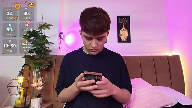 Lucass love online show from February 19, 3:03 am