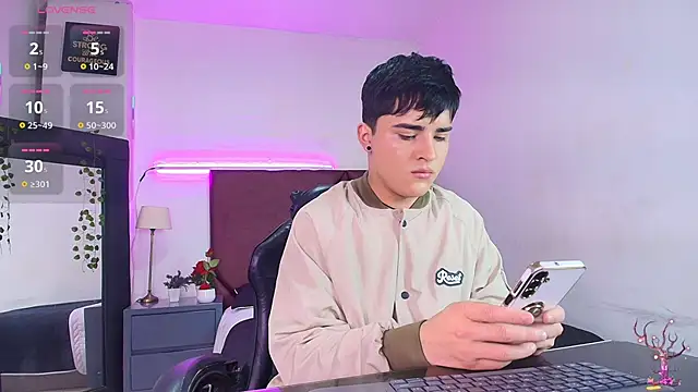 Lucass love online show from October 20, 4:55 pm