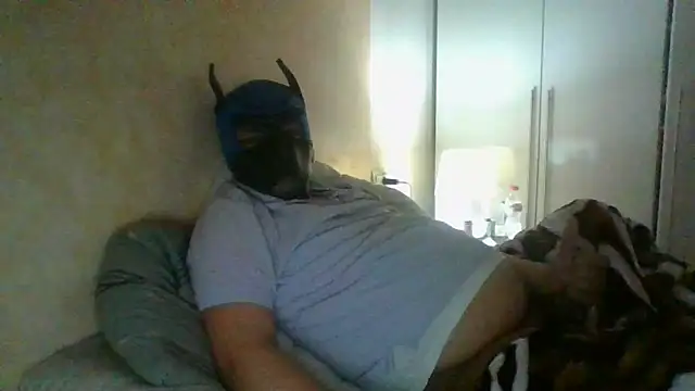 soumicuckold1 online show from March 17, 11:51 pm