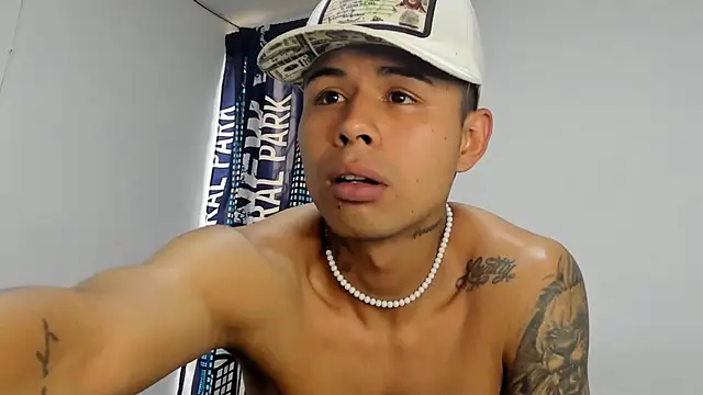 Snapshot of _Logan_Colton_ chatting on October 14, 7:54 pm Logan Colton online show from October 14, 7:54 pm