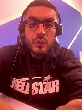 malek xarx  online show from January 5, 8:45 pm